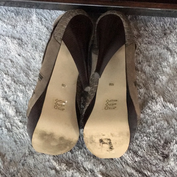 Bebe open toe booties tan with zip detailing. Hot! - Picture 3 of 4